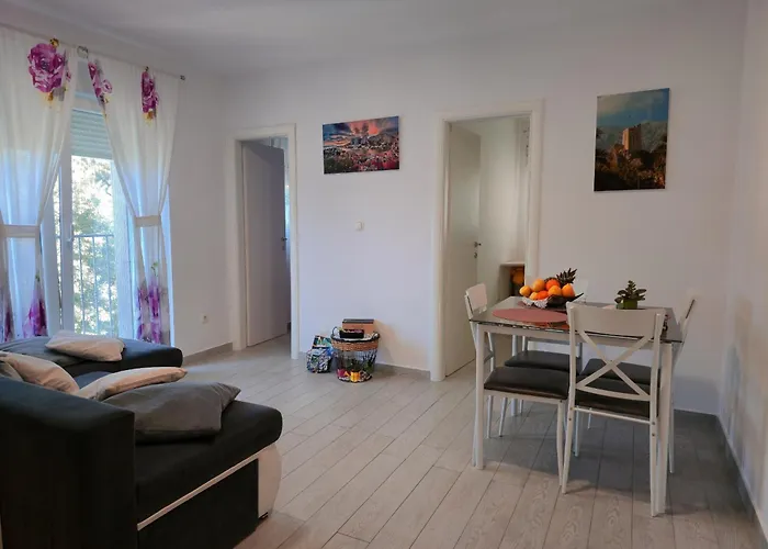 Sanja Appartamento Omiš